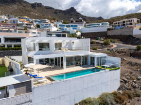 Navarra Sunset, Luxury villa with pool and sea views